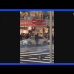 【速報】台湾で複数の切りつけ事件 発煙弾投げ込みも… 3人死亡　容疑者は今年7月から指名手配中の27歳男 警察官に取り囲まれ屋上から飛び降り死亡｜TBS NEWS DIG