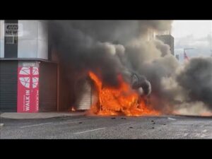 北アイルランド　反移民デモ激化　アフリカ系難民の刺傷事件が発端(2026年6月10日)